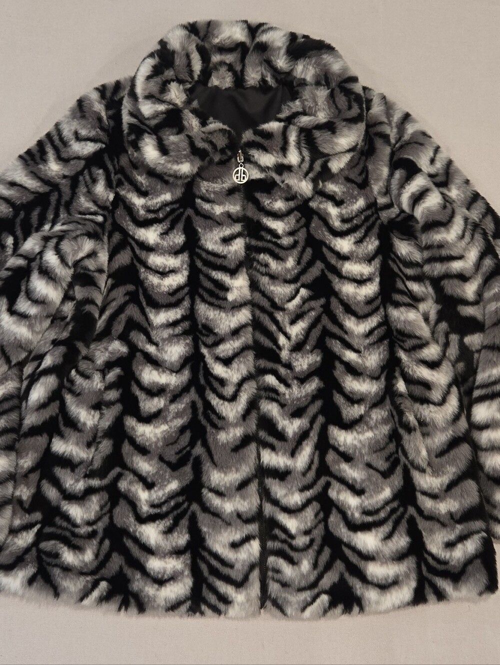 Dennis Basso Reversible Snow Tiger Faux Fur Jacket Coat Faux Fur Size Large